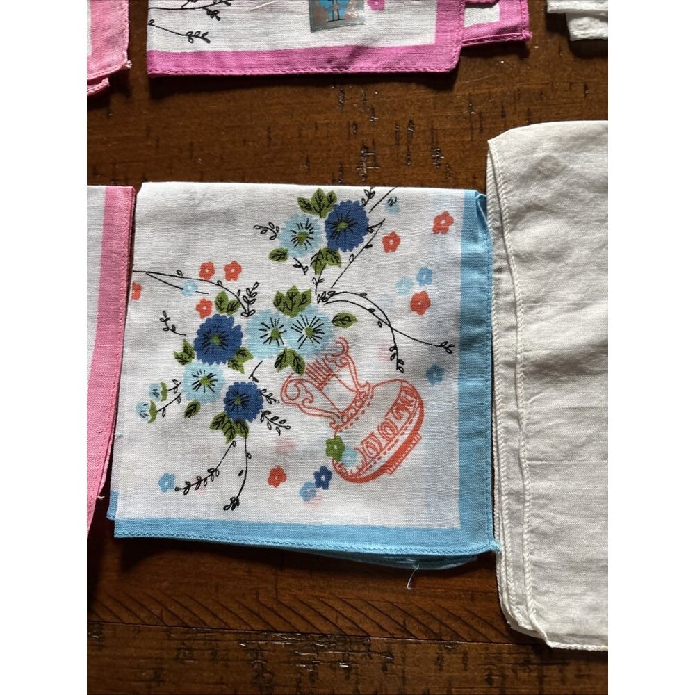 Collection Of Handkerchiefs Nine Total V-day Spring - Picture 10 of 14